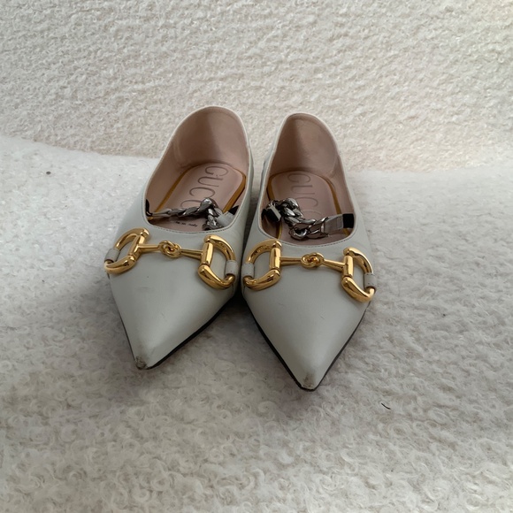 Gucci cream leather Mary Jane’s with silver metallic strap and gold horsebit - Picture 4 of 5